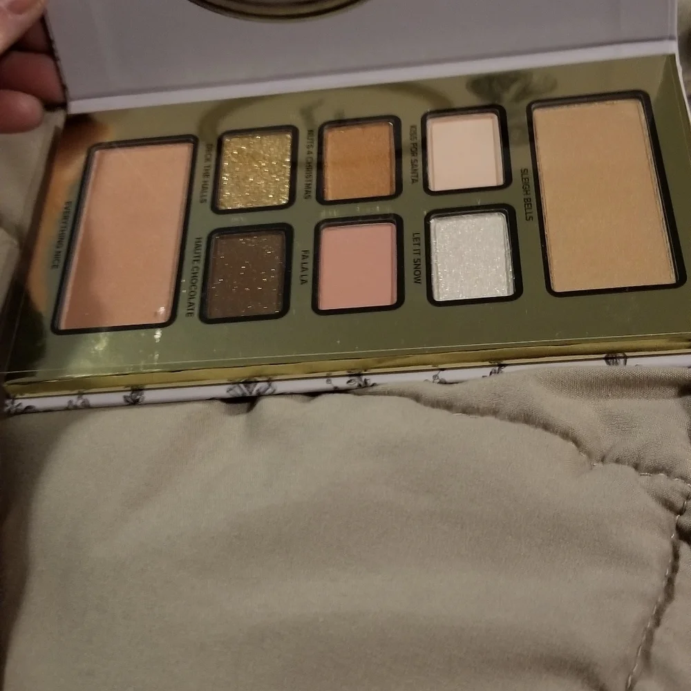 Makeup Set - Picture 11 of 12
